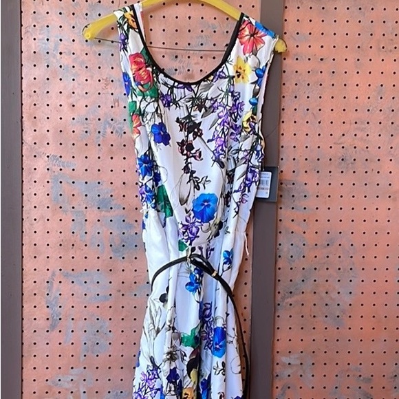 Fun bright dress! Buy now and be the first to have a new spring dress!! - Picture 7 of 13